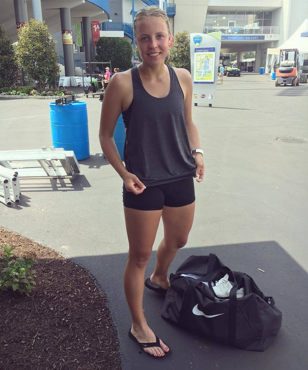 Anett Kontaveit Feet