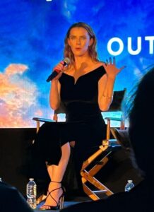 Betty Gilpin Feet