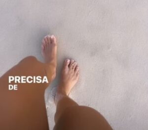 Bia Mesquita Feet