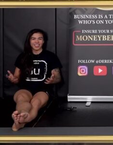 Claudia Gadelha Feet