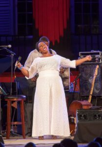 Dianne Reeves Feet