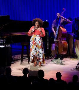 Dianne Reeves Feet