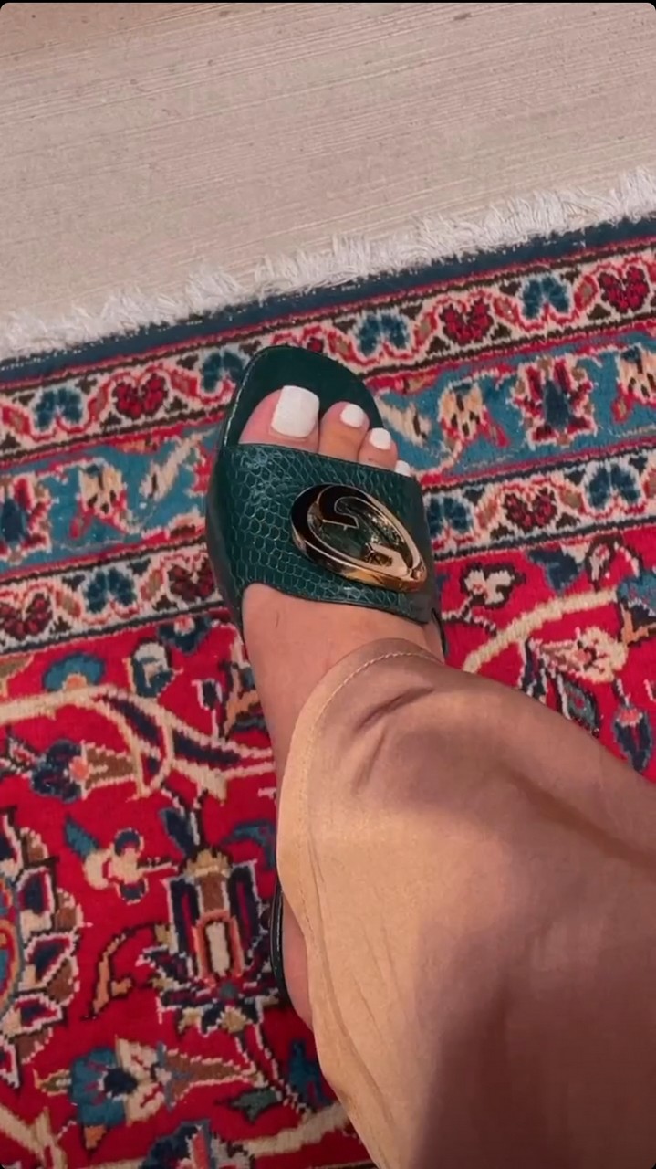 Himanshi Khurana Feet