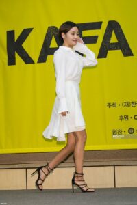 Kim Go Eun Feet