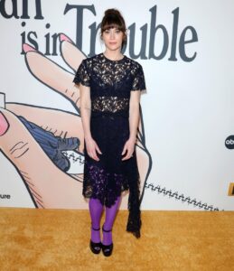 Lizzy Caplan Feet