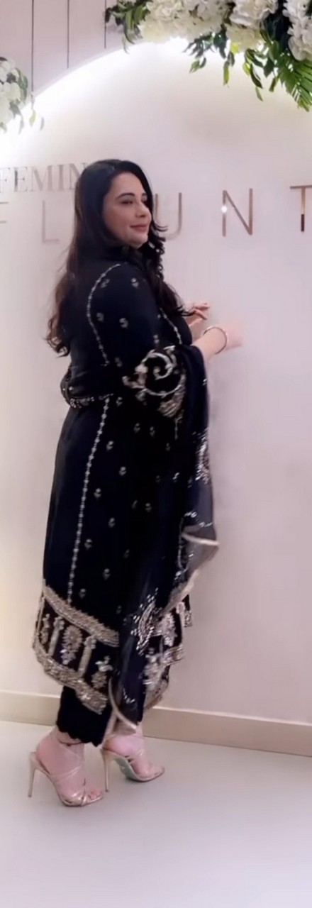 Mandy Takhar Feet