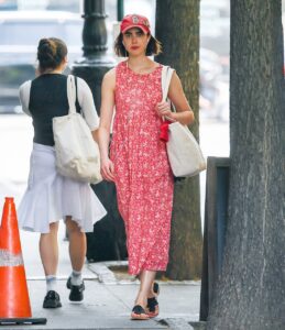 Margaret Qualley Feet