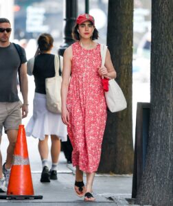 Margaret Qualley Feet