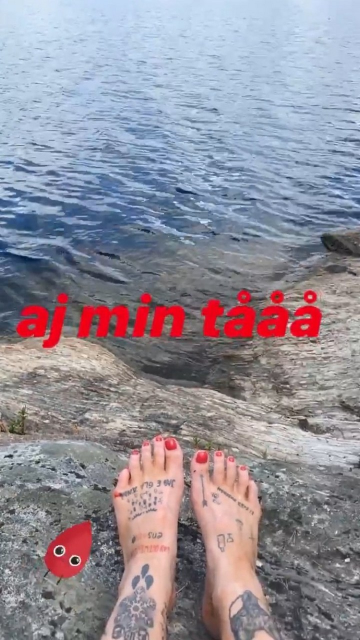 Miriam Bryant Feet