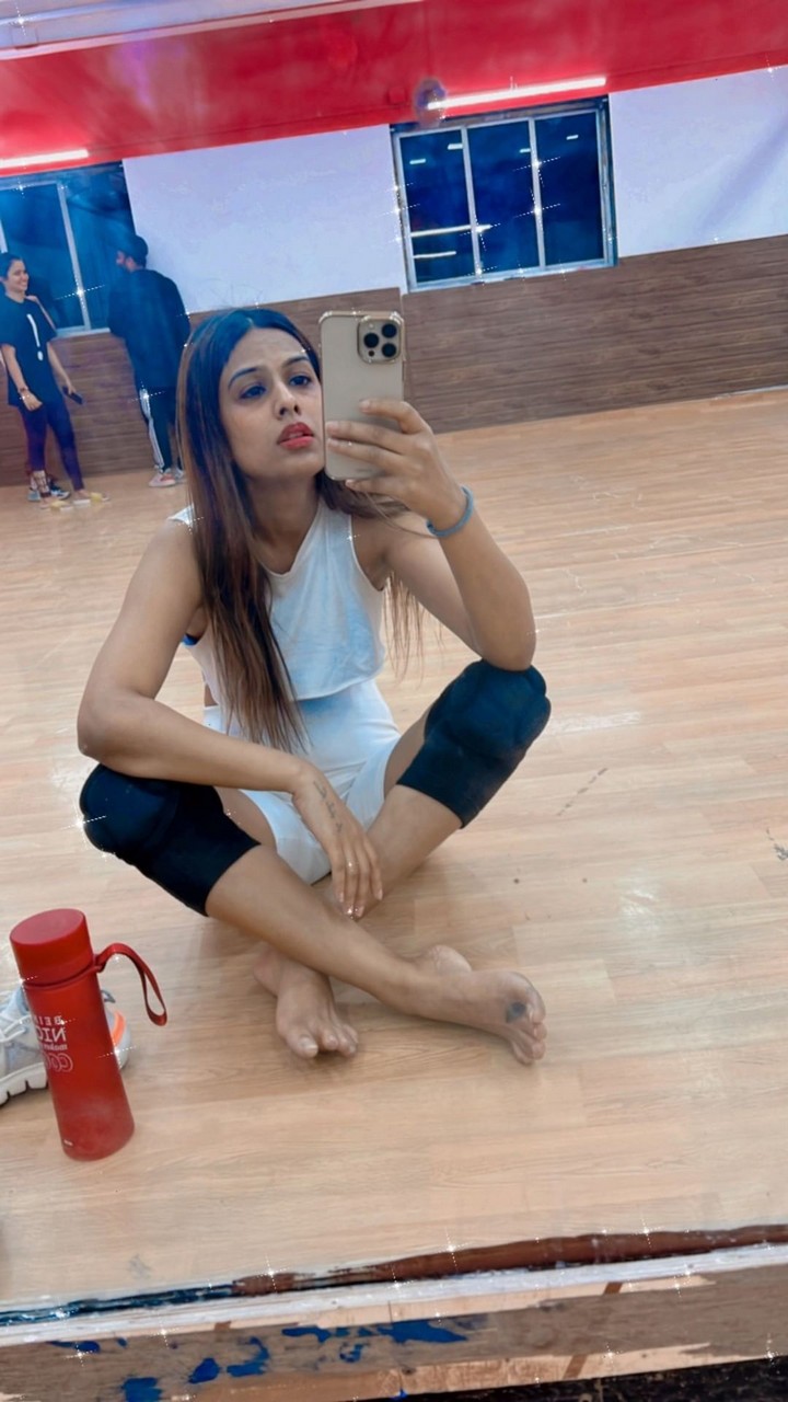 Nia Sharma Feet