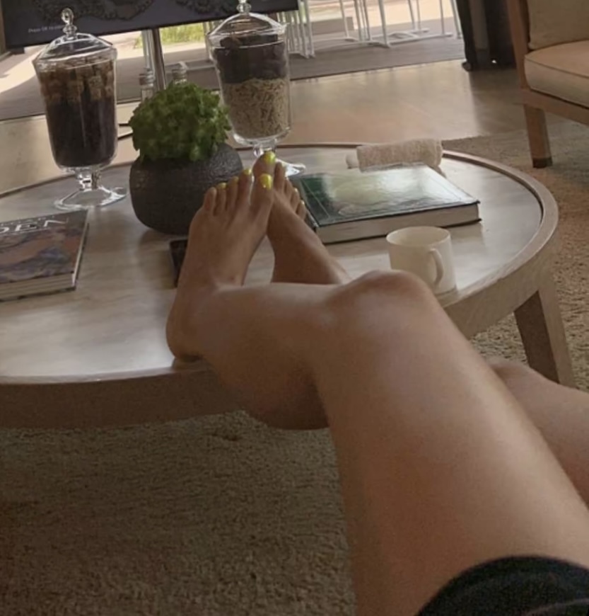 Nikki Tamboli Feet