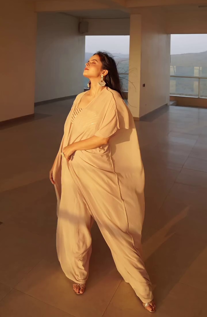 Palak Sidhwani Feet