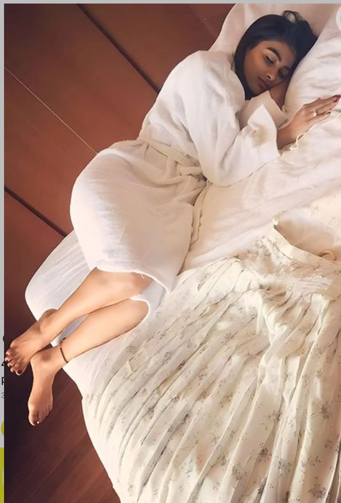 Pooja Hegde Feet