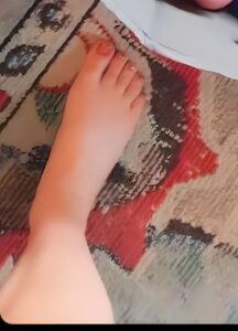 Raelynn Feet