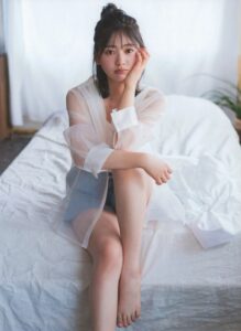 Suzuka Tomita Feet