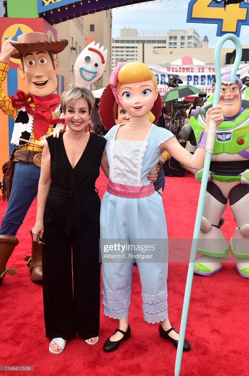 Annie Potts Feet