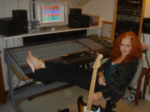 Bonnie Raitt Feet