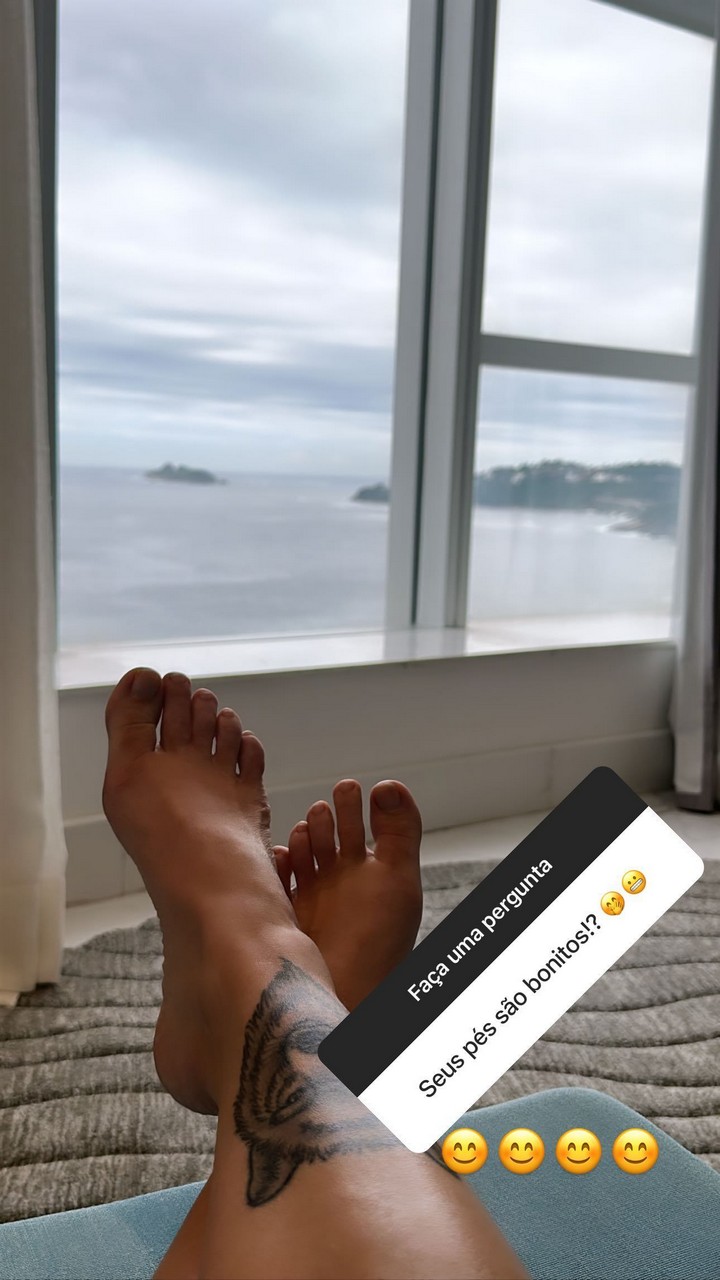 Cleo Feet