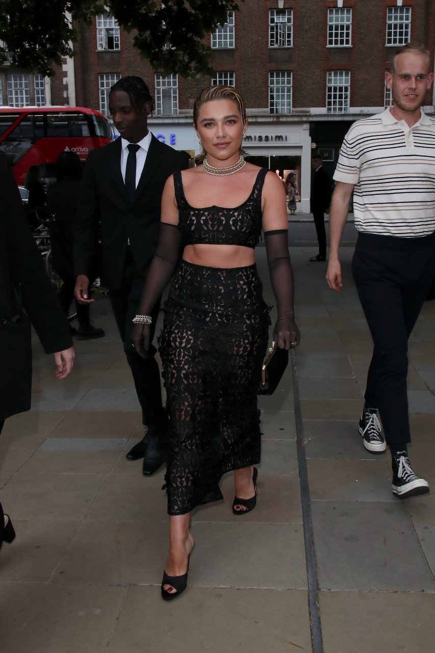 Florence Pugh Feet