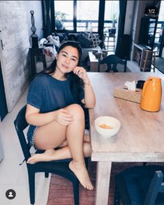 Gwen Zamora Feet