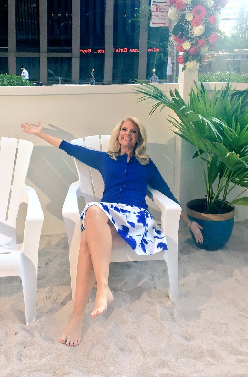 Janice Dean Feet