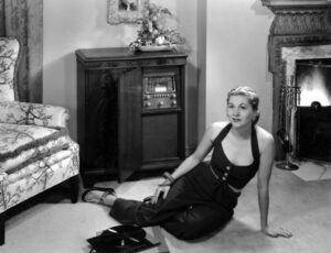 Joan Fontaine Feet