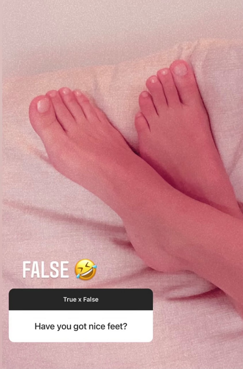 Larissa Bonesi Feet