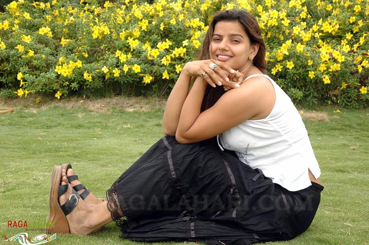 Madhu Sharma Feet