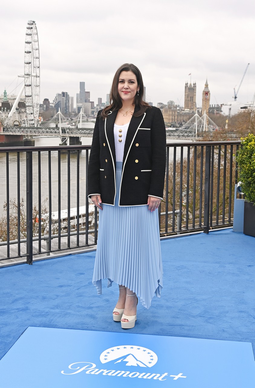 Melanie Lynskey Feet