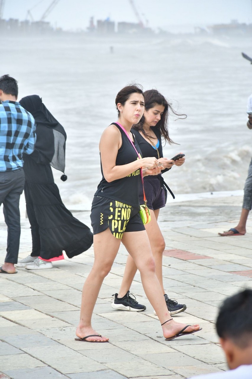 Sara Ali Khan Feet